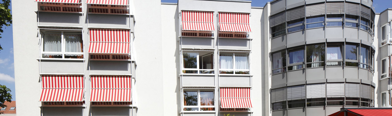 Sonnenschutz – Innen- und außenliegender Sonnenschutz für Balkone
